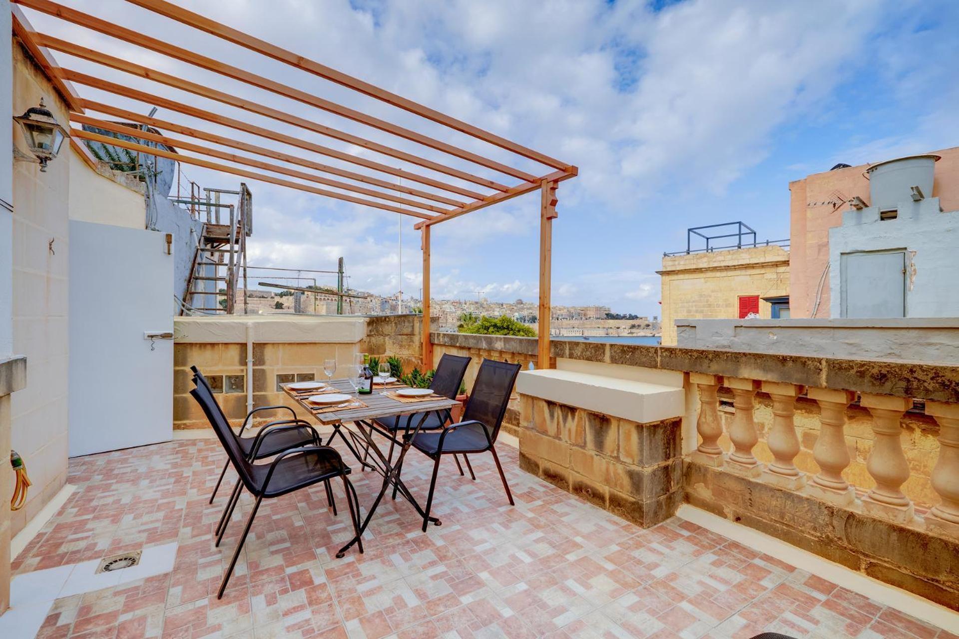 Traditional Maltese Townhouse, Roof Terrace And Views Сенглі Екстер'єр фото