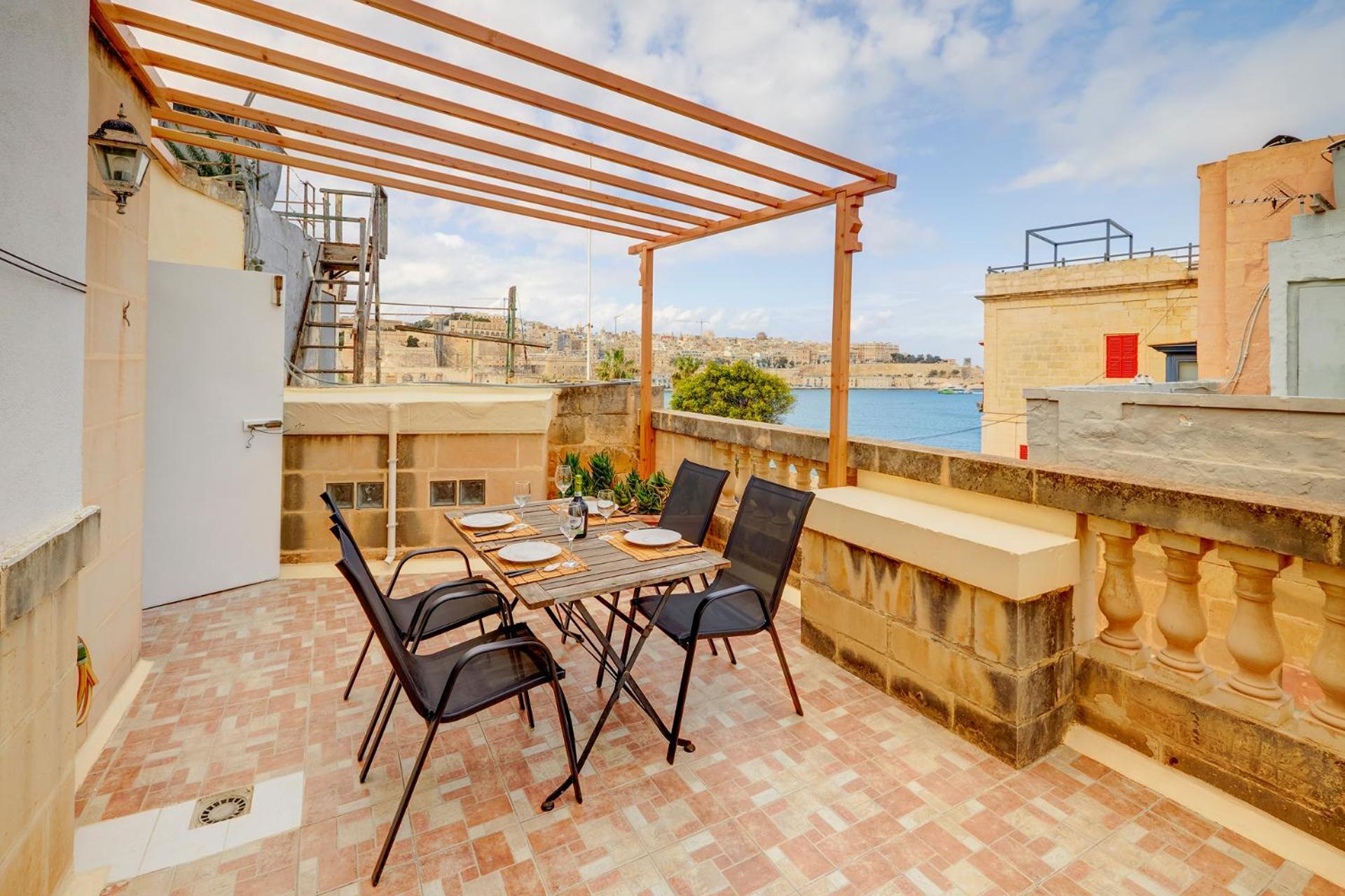 Traditional Maltese Townhouse, Roof Terrace And Views Сенглі Екстер'єр фото