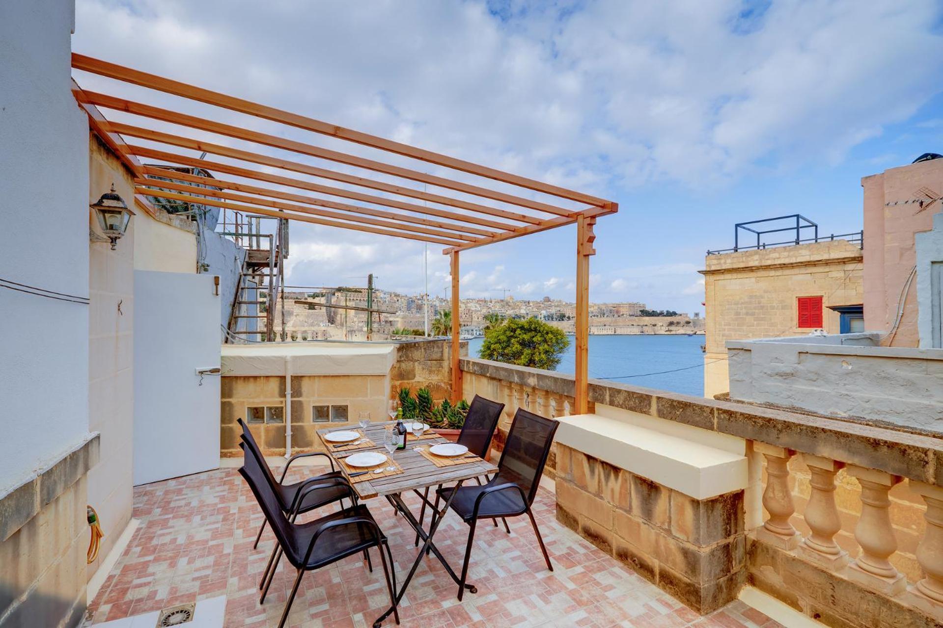 Traditional Maltese Townhouse, Roof Terrace And Views Сенглі Екстер'єр фото