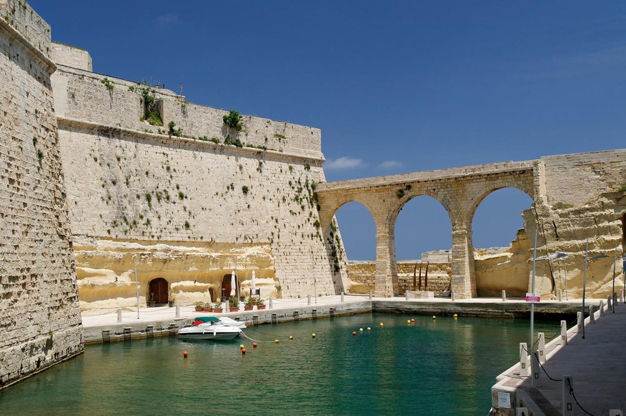Traditional Maltese Townhouse, Roof Terrace And Views Сенглі Екстер'єр фото